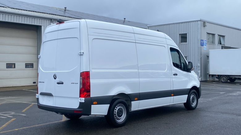 Mercedes-Benz Sprinter 315Cdi L2 Diesel Rwd 3.5t H2 Pro Van 9G-Tronic